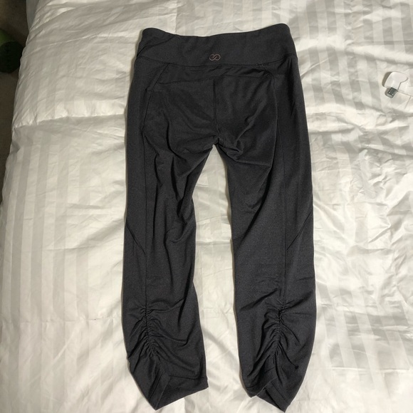 Calie, by Carrie Underwood Crop Legging. - Picture 2 of 5